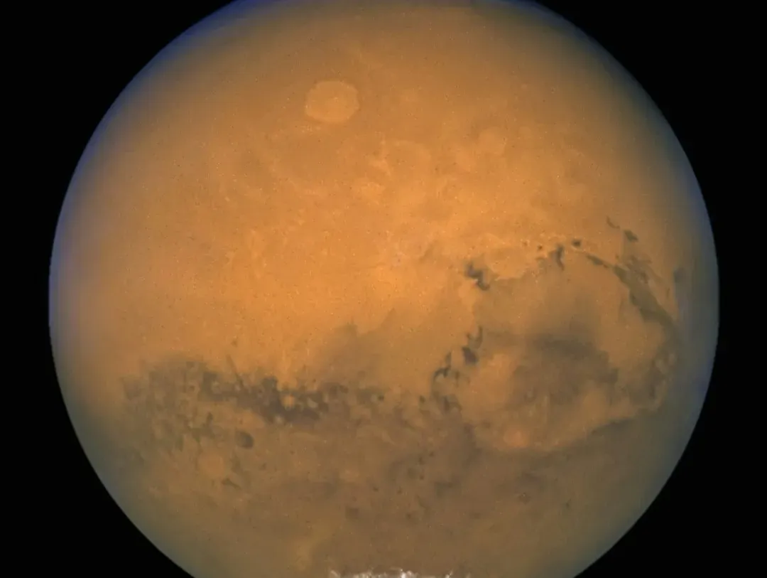 The “War of the Worlds” That Never Was: Mars, Canals, and Misread Telescopes (Image Credits: Unsplash)