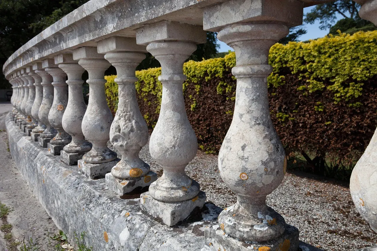 #11 - Coping Stones or Parapets That Have Shifted Out of Line (Image Credits: Pixabay)