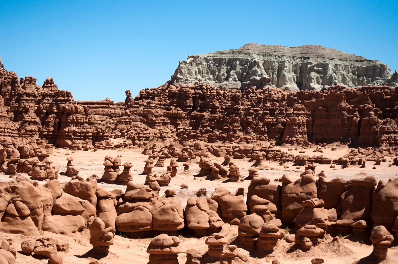 4. Goblin Valley, Utah: Thousands of Stone “Creatures” in a Desert Bowl (2009-08-19T14-03-36 -- DSC_0131 4892269801, CC BY 2.0)