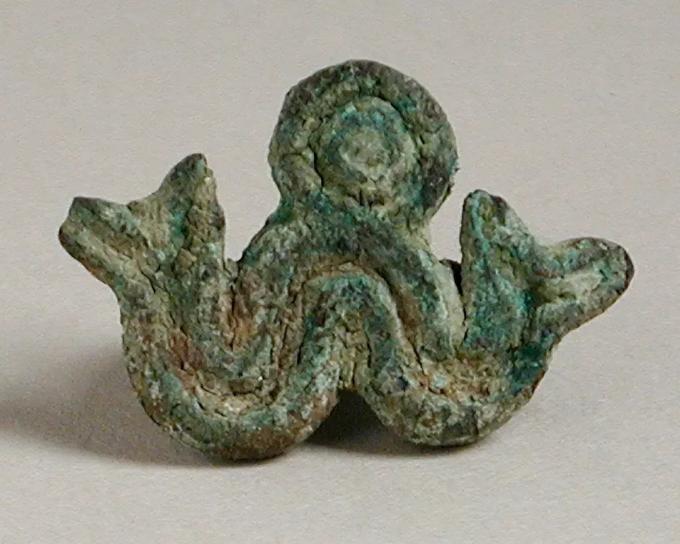 Mystery Artifacts That Hint at Lost Practices and Technologies (Image Credits: Rawpixel)