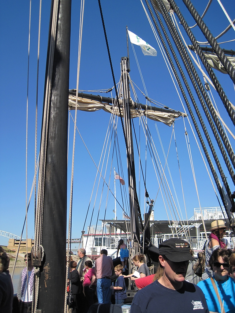 Niña and Pinta: Homeward in a Hurry (Image Credits: Wikimedia)