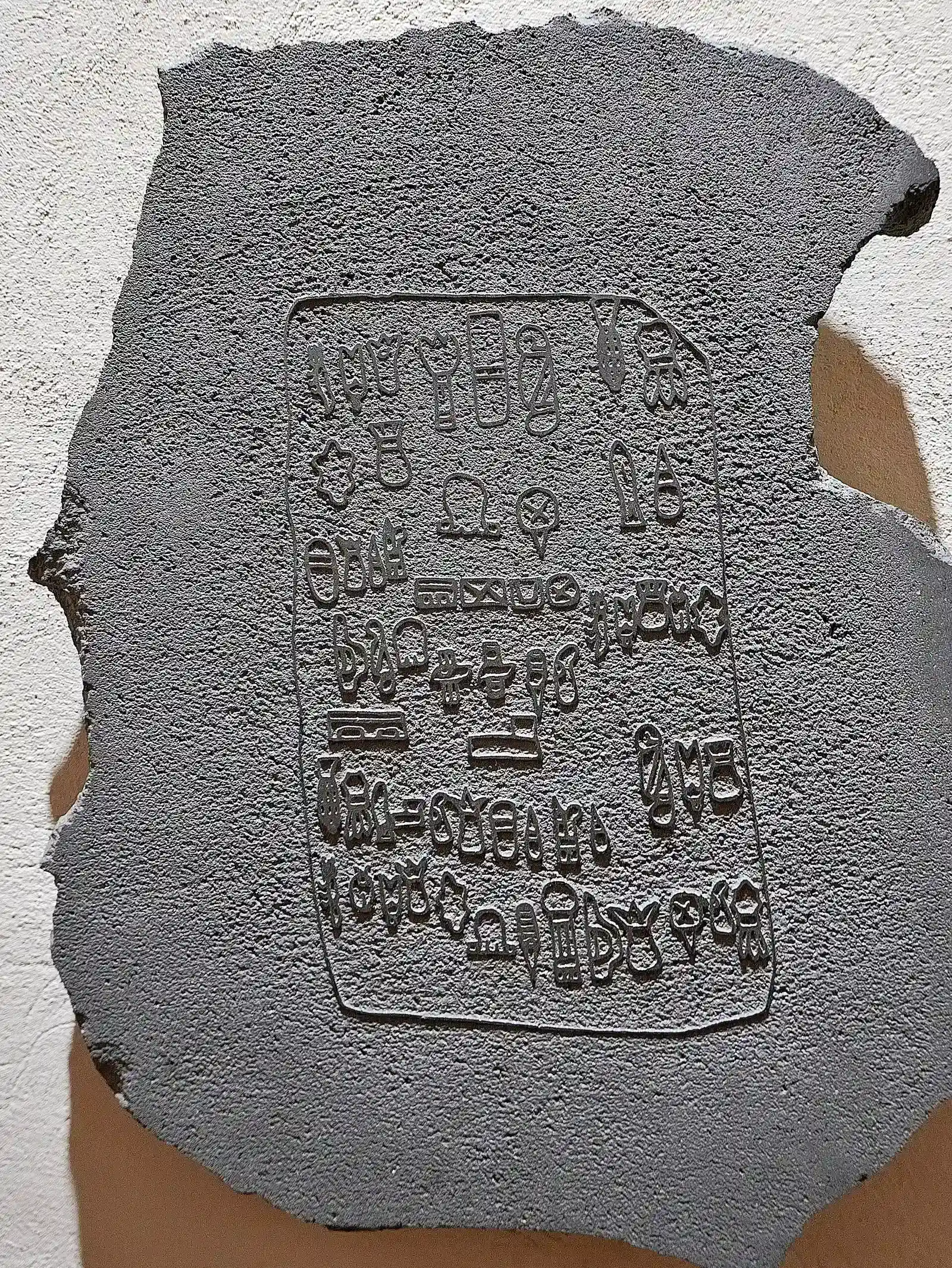 #7 – The Olmec Glyphs Behind the First Writing in the Americas (Image Credits: Image: Wikimedia Commons)