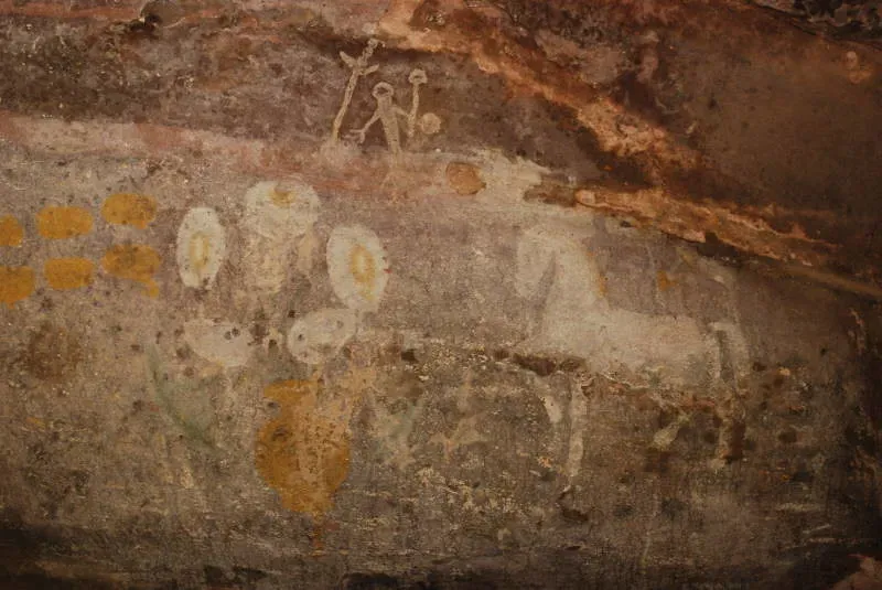 #13 Bhimbetka Rock Shelters, India – A Road Survey That Redefined South Asian Prehistory (Archivo Murciélago Blanco, Flickr, CC BY-SA 2.0)