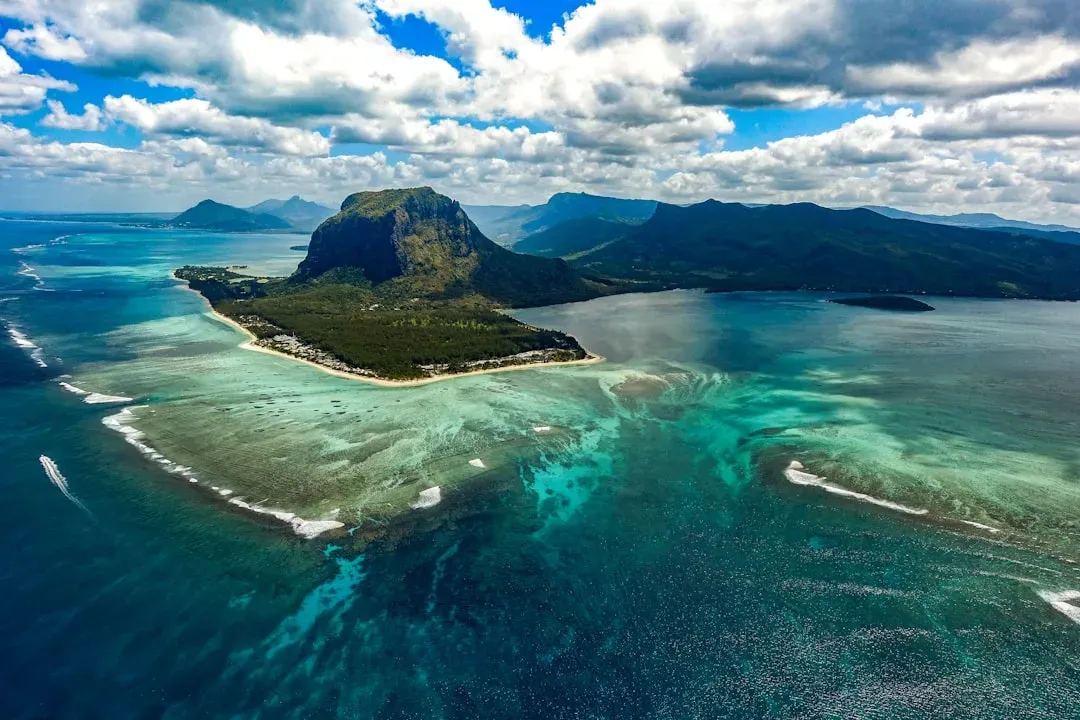 #7 - Giant Underwater Waterfalls That Rewrite The Seafloor (Image Credits: Unsplash)