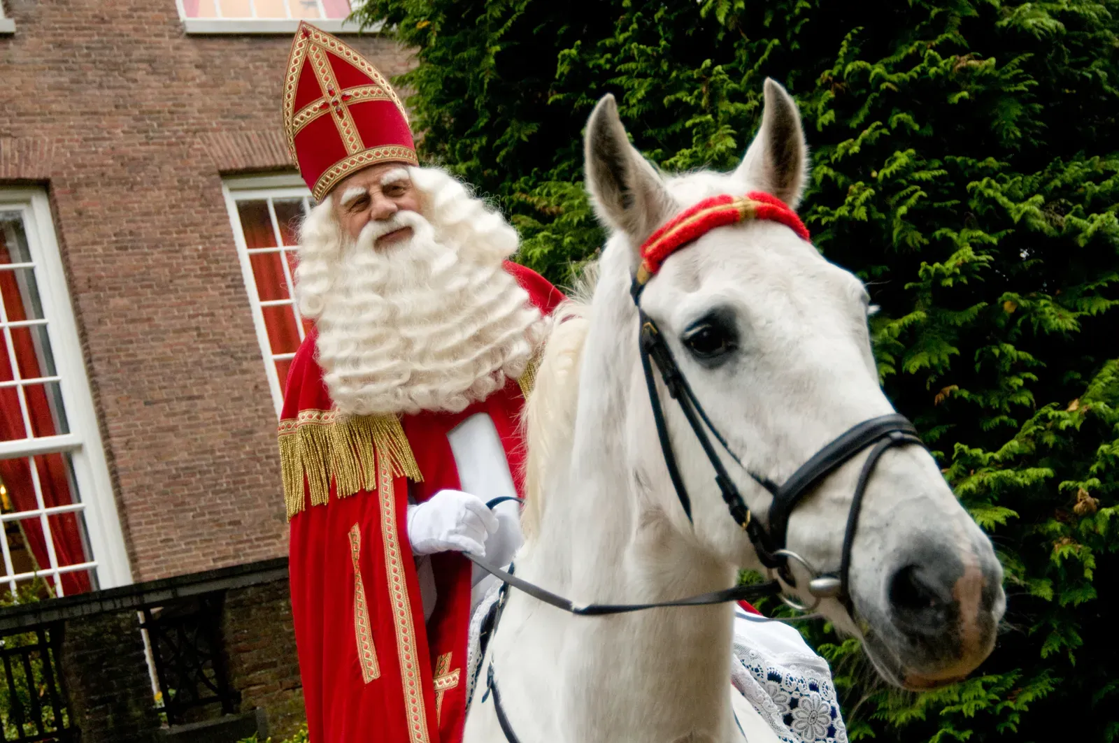 Santa Claus: A Dutch Import to America (Image Credits: Wikimedia)