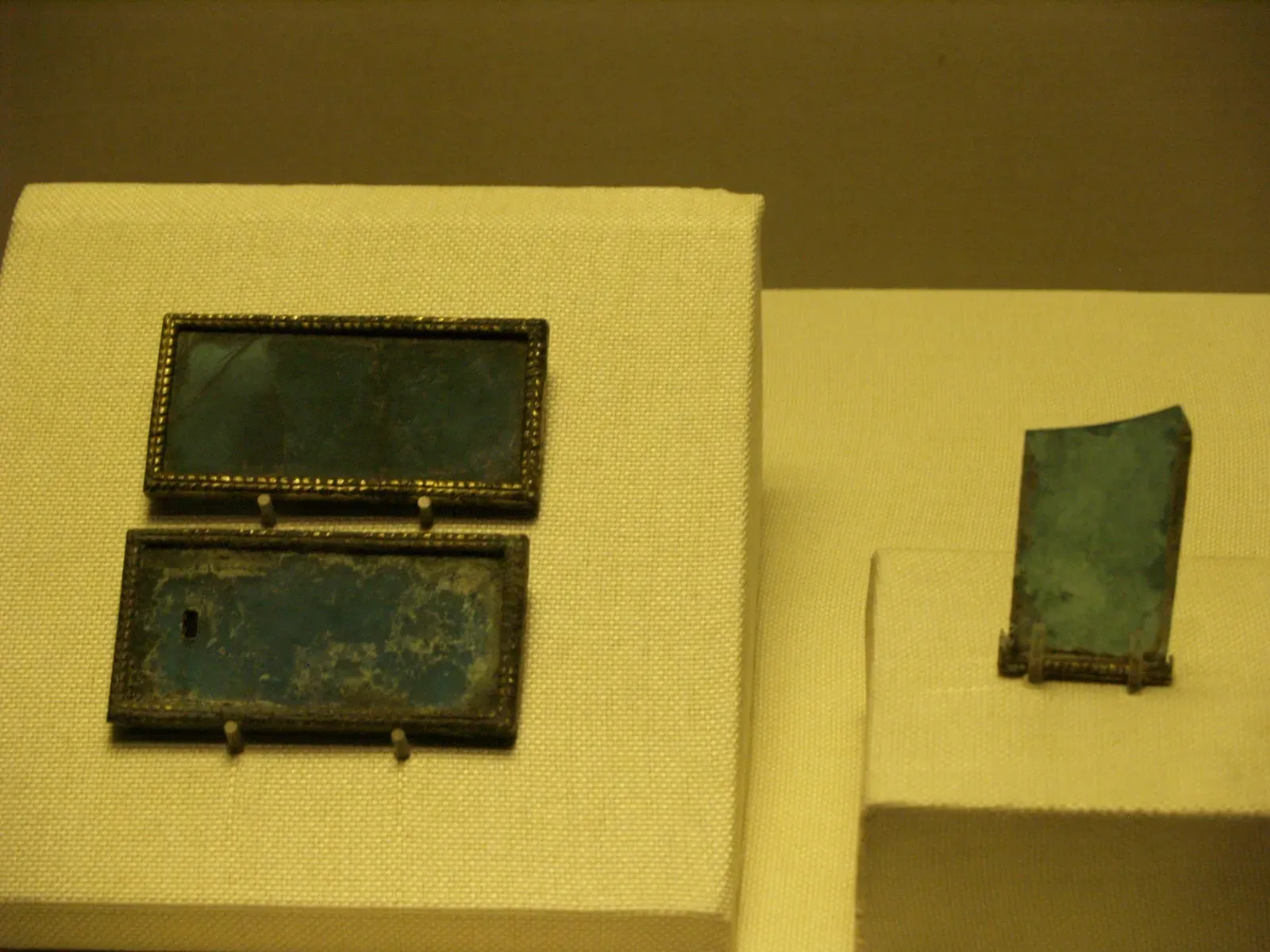#7 - High-Lead Han Dynasty Glass With Suspiciously Industrial Melts (By Deadkid dk, CC BY-SA 3.0)