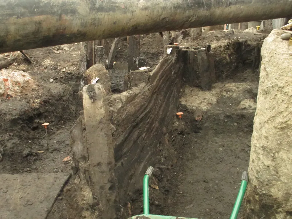 #3 - The Trench Too Deep to Finish (Matt From London, Flickr, CC BY 2.0)