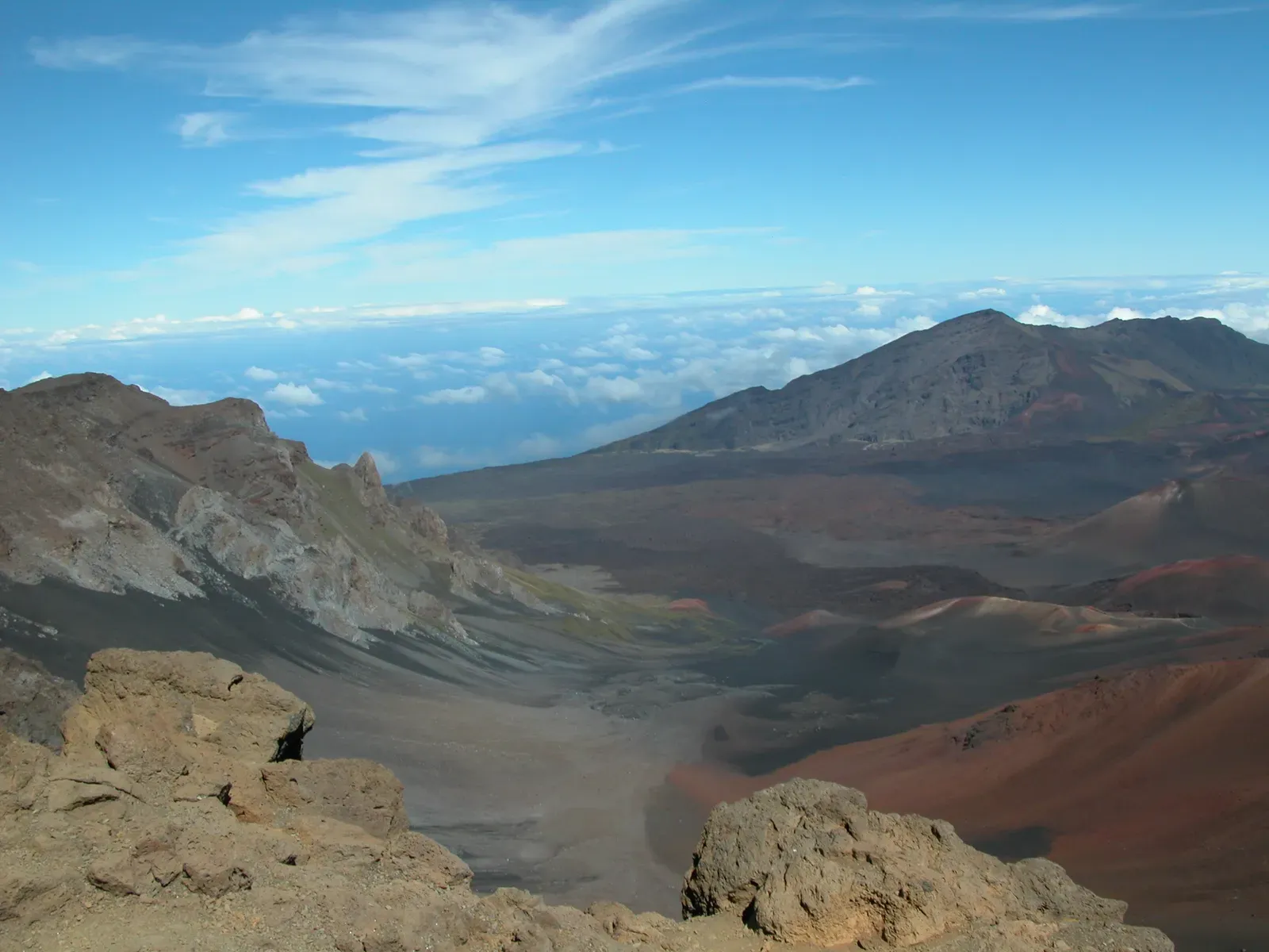 5. Haleakalā National Park, Hawaii - Where the Gods Still Live (Image Credits: Wikimedia)