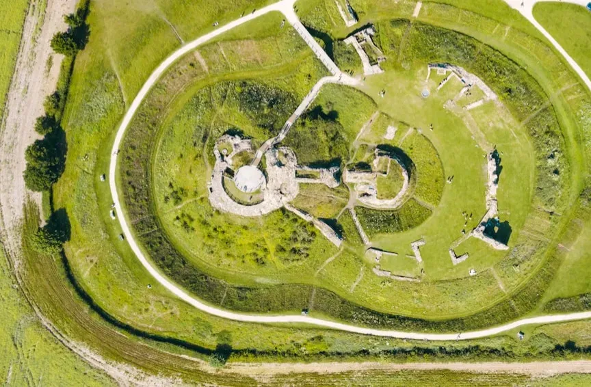 The Mysterious Builders of Poverty Point (Image Credits: Unsplash)