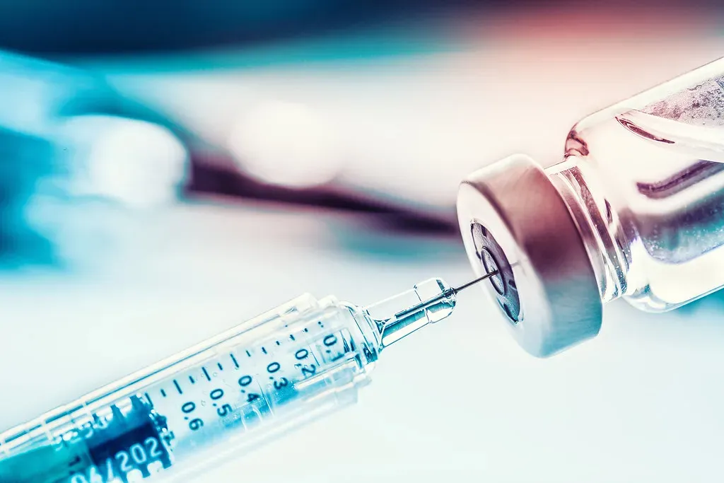 2. mRNA and Next‑Generation Vaccines That Adapt Almost in Real Time (Image Credits: Flickr)