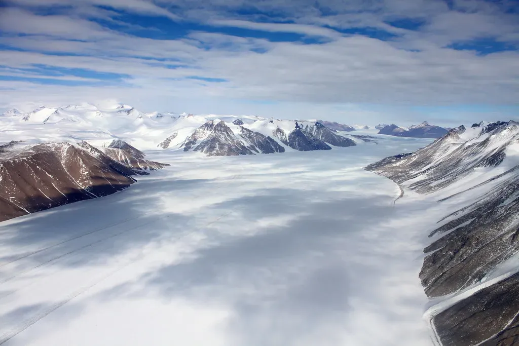 You Watch Tectonics, Erosion, and Ice Sculpt the Same Landscape (eliduke, Flickr, CC BY-SA 2.0)