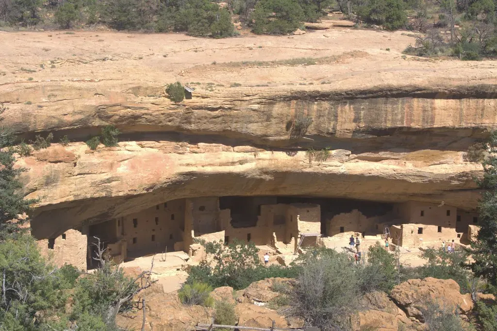 Spruce Tree House, Mesa Verde: A Cliff Dwelling Frozen in Time (Schatzi and Pickles, Flickr, CC BY 2.0)
