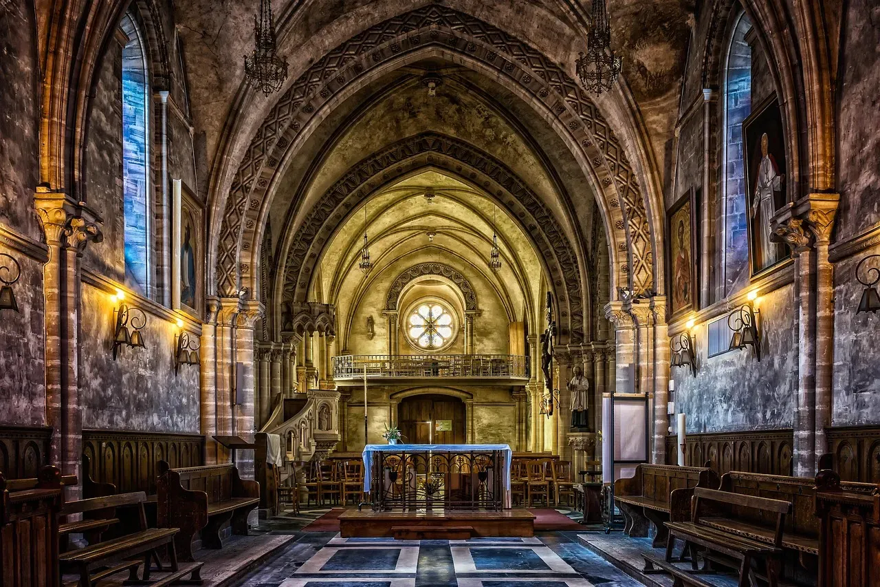 7. Gothic Cathedrals Tuned Like Instruments Without a Single Computer (Image Credits: Pixabay)