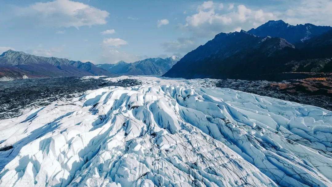 1. Carving Deep Basins Beneath Moving Ice (Image Credits: Unsplash)
