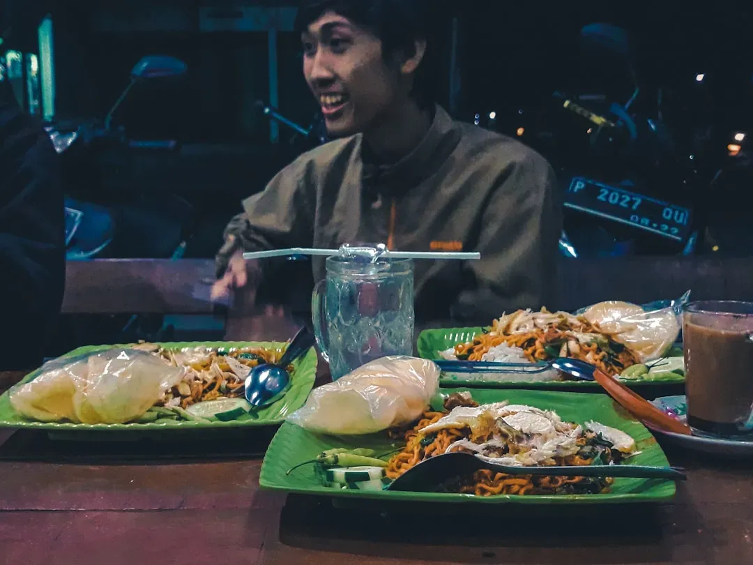 Myth #1: Eating Late at Night Automatically Makes You Gain Weight (Image Credits: Unsplash)