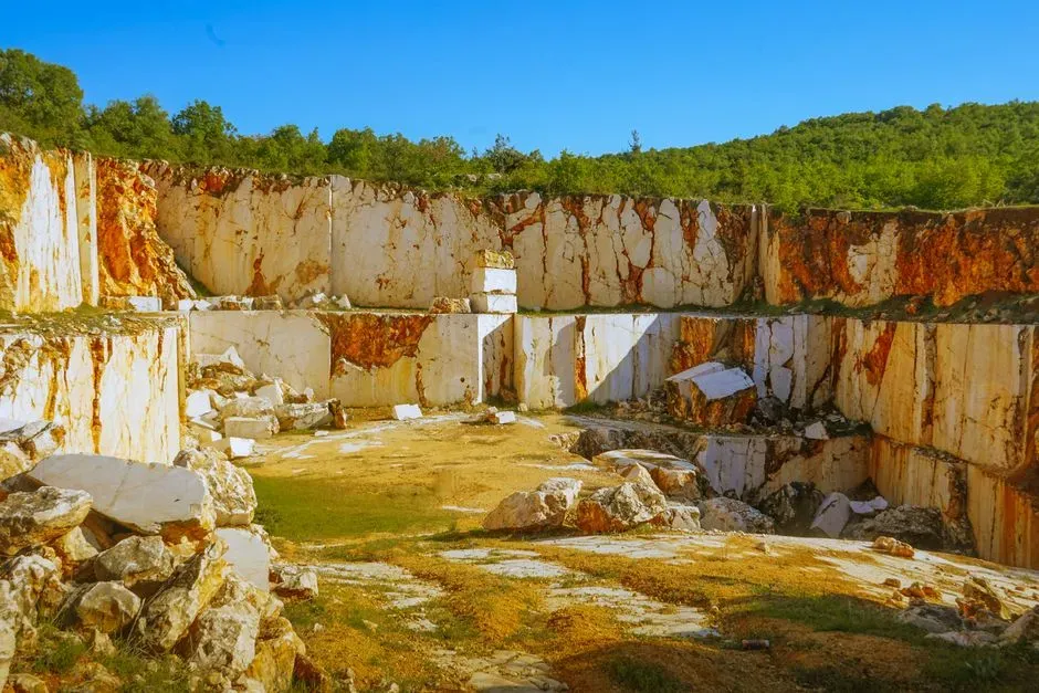 Quarrying the Stone: How They Got Millions of Blocks Out of the Ground (Image Credits: Pexels)