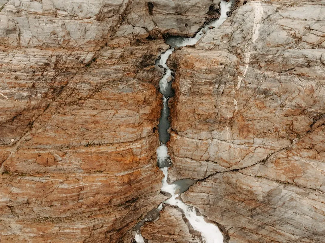 Thrust Faults and Overturned Layers: When Old Rocks Climb on Top of Young Ones (Image Credits: Unsplash)