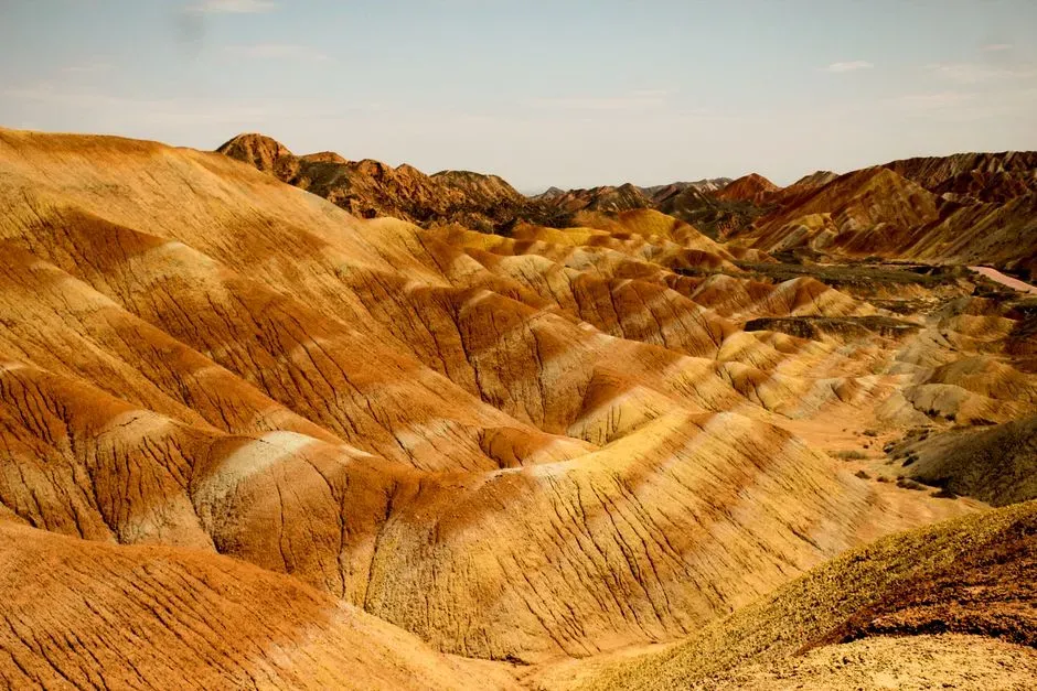 7. Gansu’s Gravity Hill, China (Image Credits: Pexels)