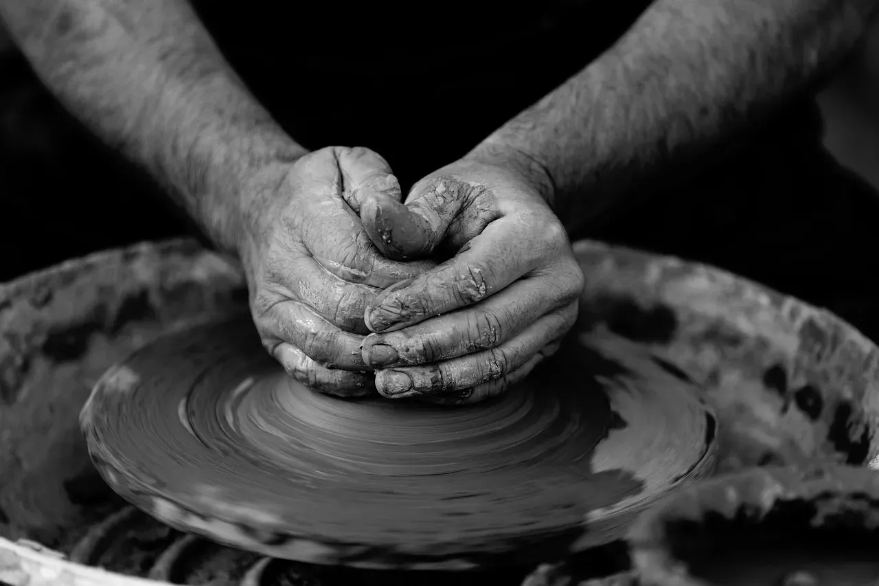 #9 - The Moabite Pottery That Was Custom-Built to Match the Bible (Image Credits: Pixabay)