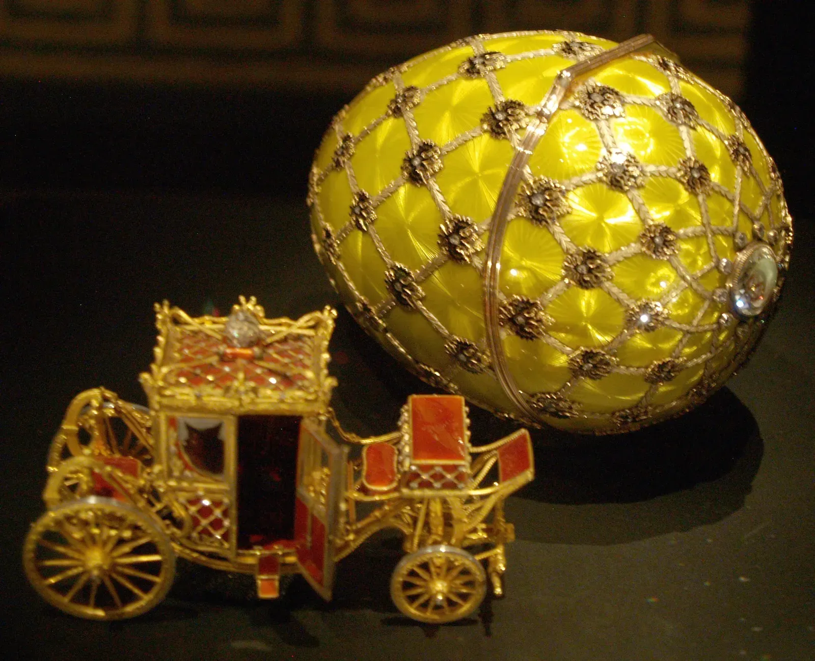 6. Fabergé Eggs and Imperial Objects That Slipped Into Private Vaults (By Miguel Hermoso Cuesta, CC BY-SA 3.0)