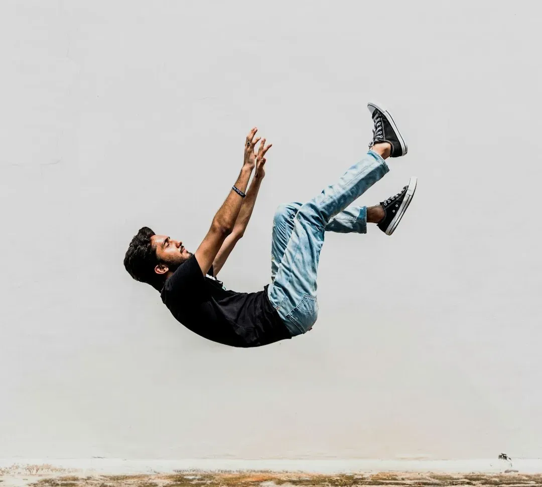 That Terrifying Drop: What Falling Dreams Really Signal (Image Credits: Unsplash)