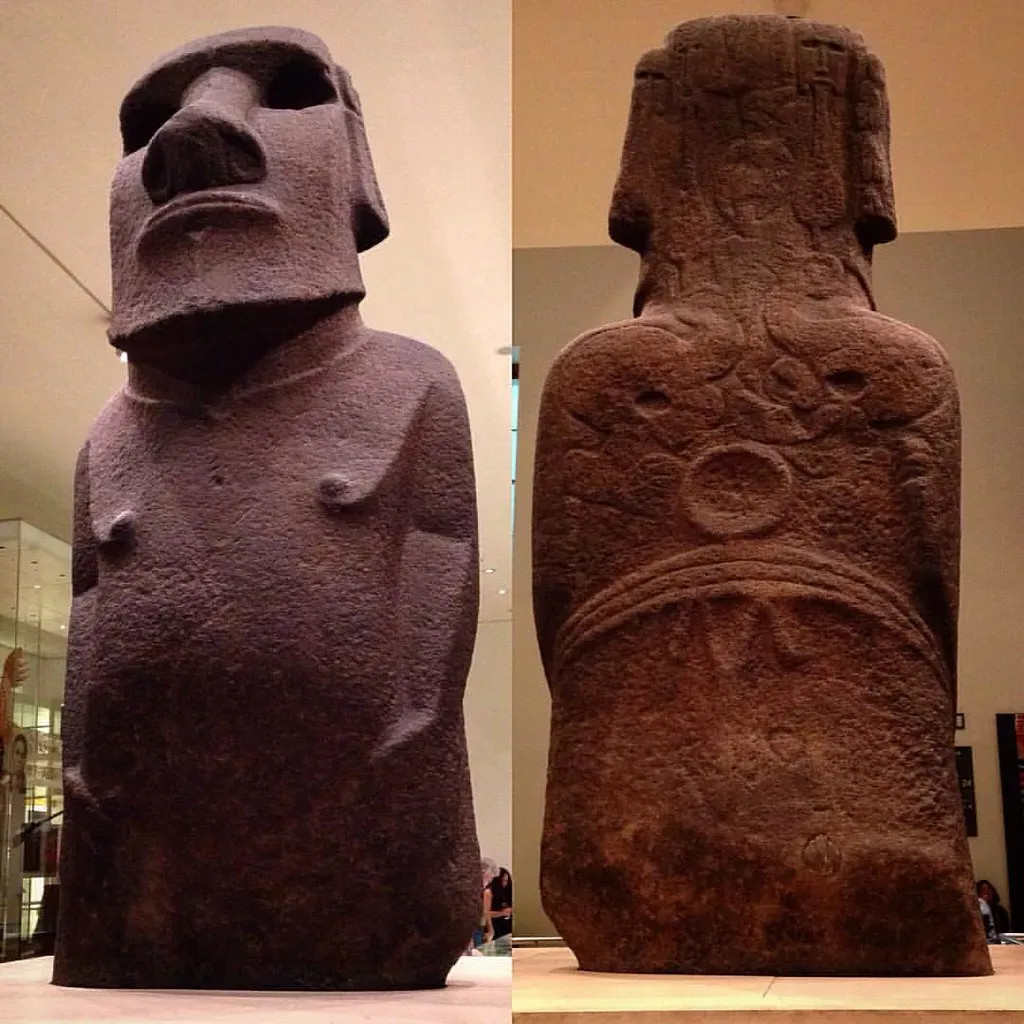 #6 - The Hoa Hakananai'a Moai (Easter Island Statue) (Image Credits: Flickr)