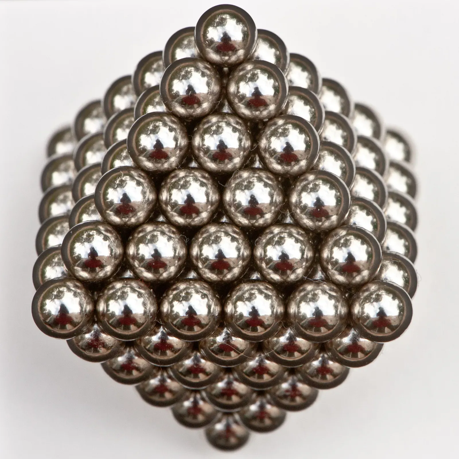 7. Magnets And Magnetic Balls (By David Eppstein, CC BY-SA 3.0)