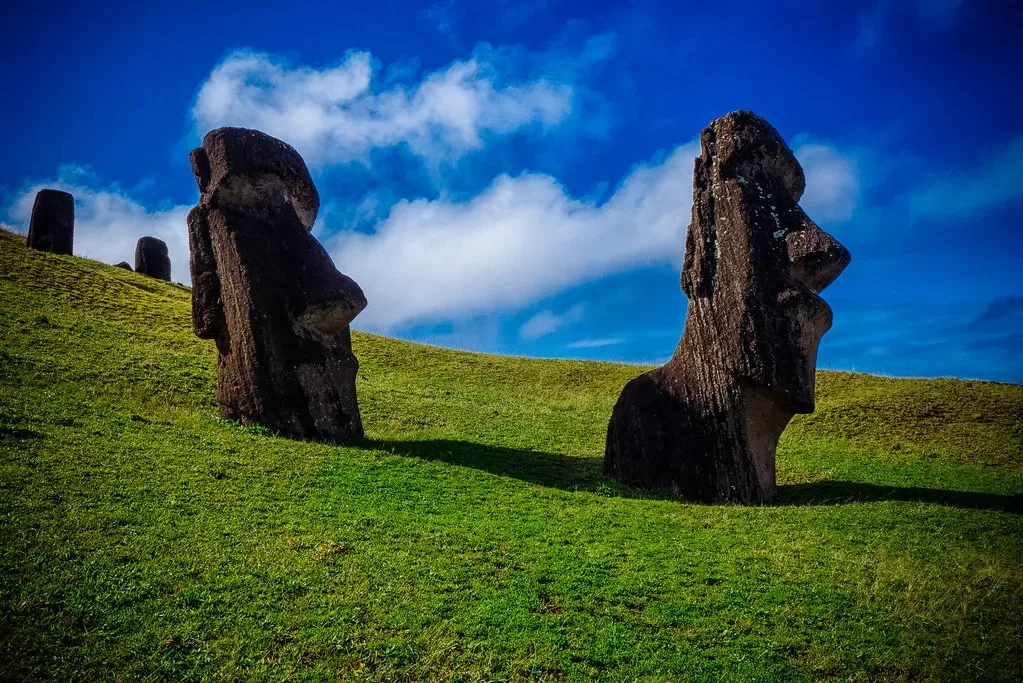 Rapa Nui (Easter Island): A Civilization at the Edge of Nowhere (Ben Holtom, Flickr, CC BY 2.0)