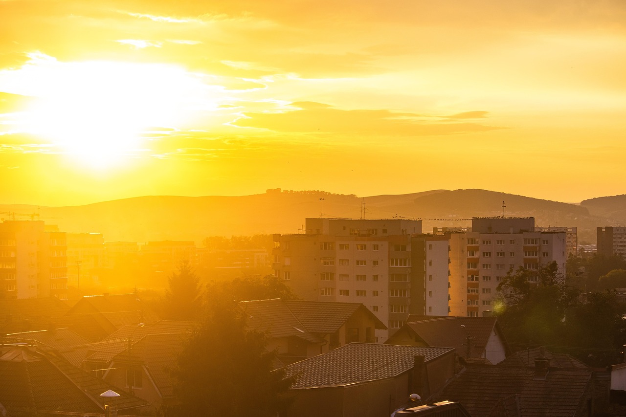 Record-Breaking Heat That Keeps Breaking Records (Image Credits: Pixabay)