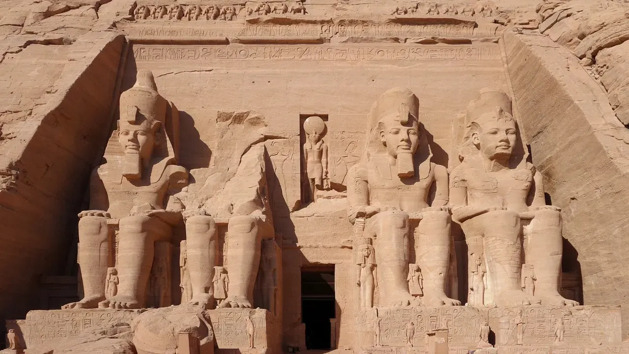 #1 – Abu Simbel and the Nile’s Forced Detour (Image Credits: Pixabay)