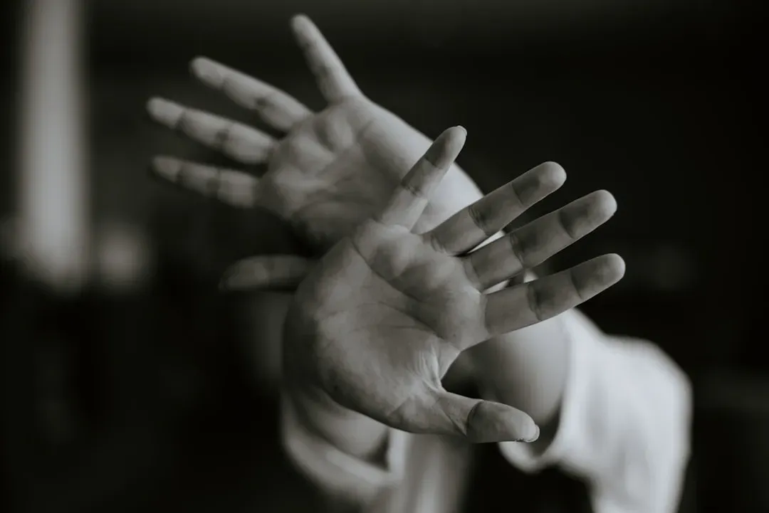 The Evolutionary Roots: Fear as a Survival Feature, Not a Bug (Image Credits: Unsplash)