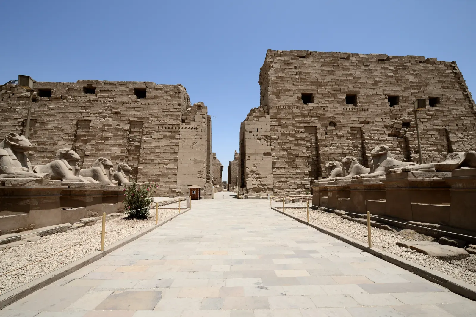 #6 - Karnak's Winter Solstice Sightline (By Hamerani, CC BY-SA 4.0)