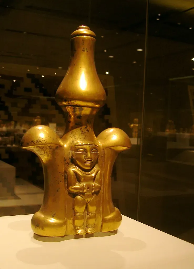 #11 - Quimbaya Gold Figures With Unnervingly Clean Lines (Xuan Che, Flickr, CC BY 2.0)