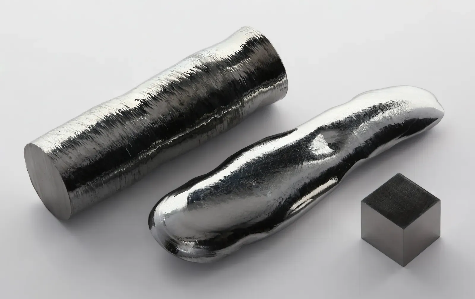 12. Why “Impossible” Metal Fragments Still Matter (By Alchemist-hp (talk) (www.pse-mendelejew.de), FAL)