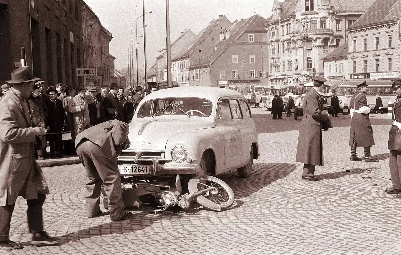 #3 - The Twin Brothers Killed by the Same Taxi, One Year Apart (This image is available from the Večer website under the reference number 192201.
This tag does not indicate the copyright status of the attached work. A normal copyright tag is still required. See Commons:Licensing for more information., Public domain)