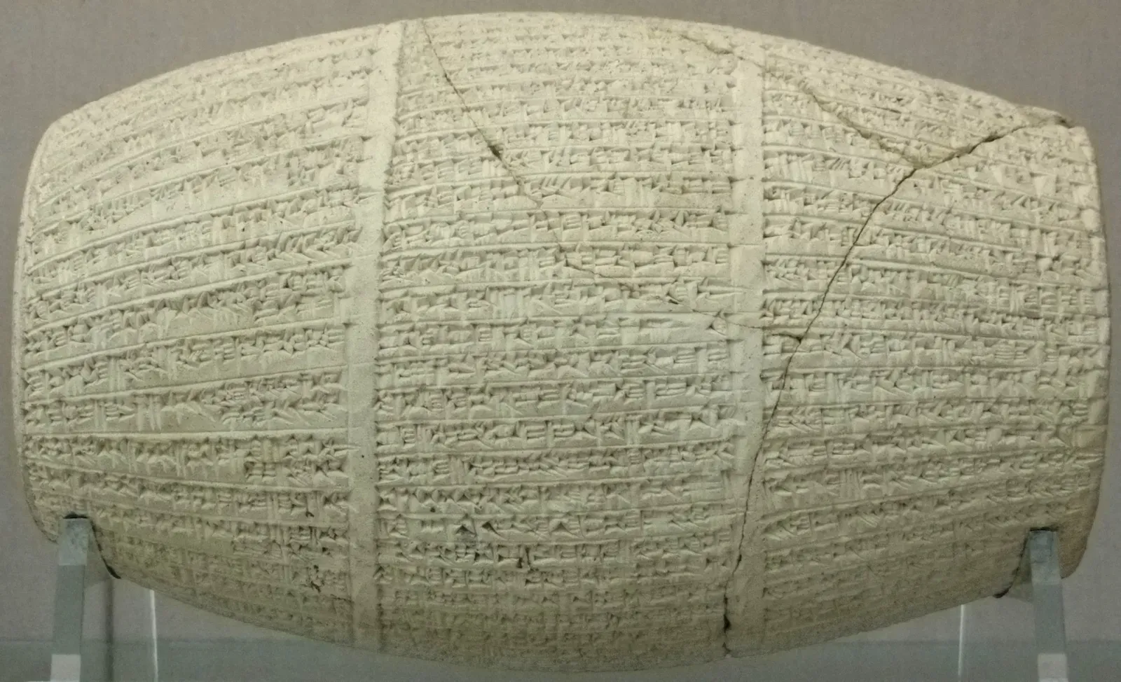 #6 – The Neo-Babylonian "Turning House" With an Actual Working Axis (Fæ (Own work), CC BY-SA 3.0)