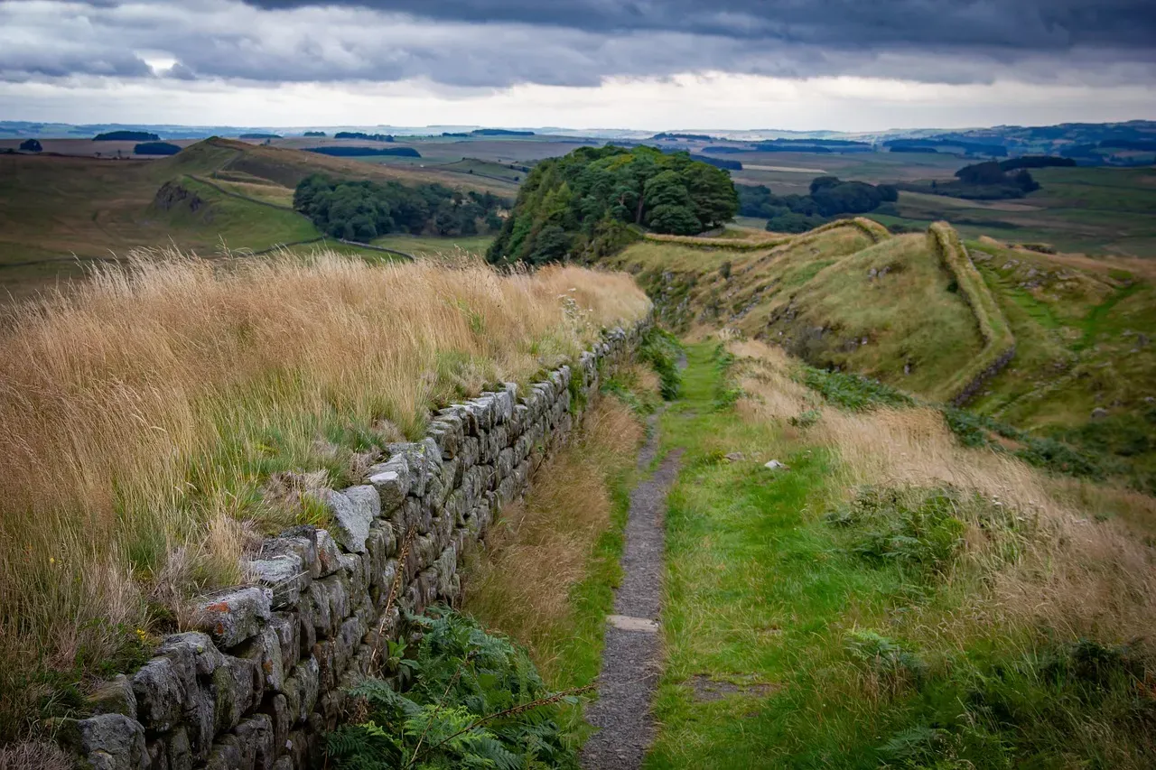 #5 - Hadrian's Wall Bathhouse Buried on Purpose (Image Credits: Pixabay)