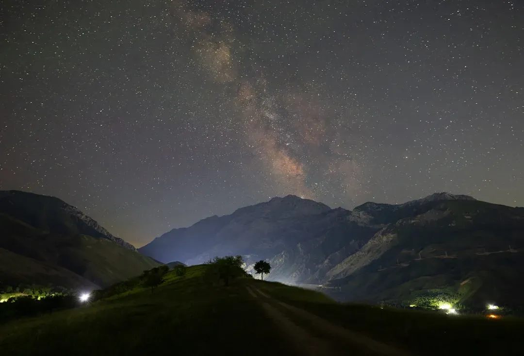 The Milky Way: Our Home Galaxy Stretching Overhead (Image Credits: Unsplash)