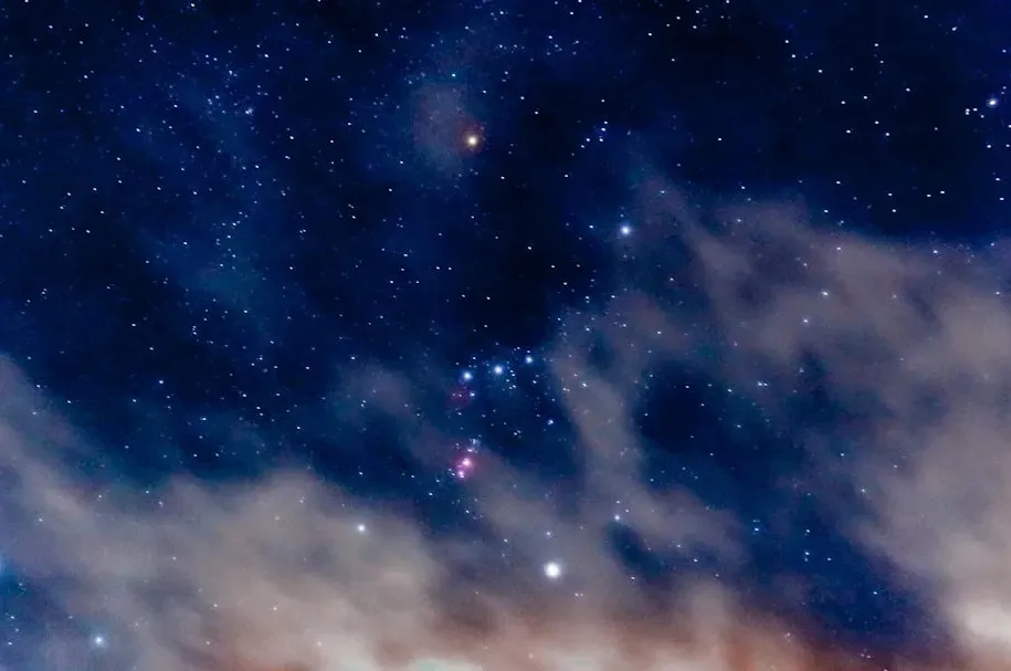 Orion Returning: A Winter Constellation at Its Finest (Image Credits: Unsplash)