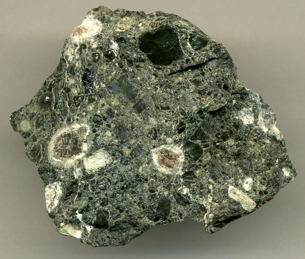 Strange Volcanic Features: Kimberlite Pipes and Mystery Vents (Image Credits: Flickr)