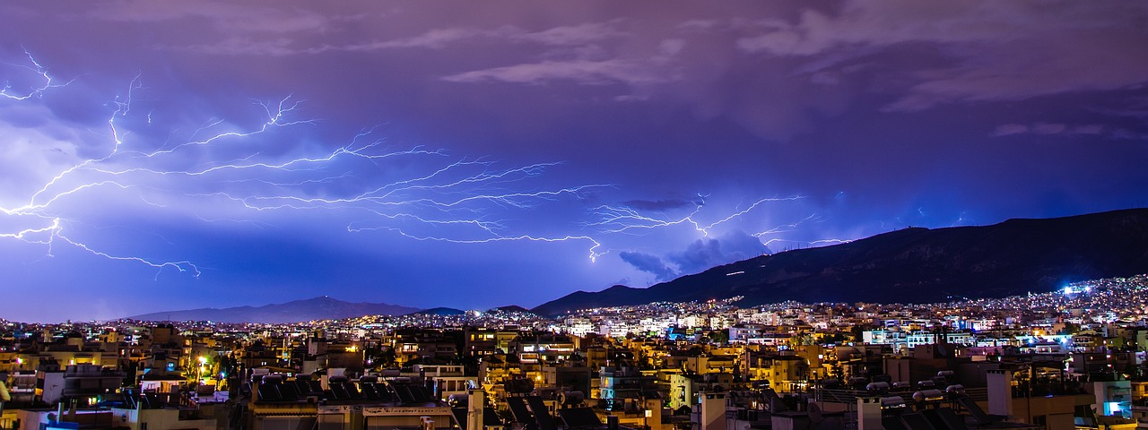 Urban Canyon Effects Trap and Intensify Storms (Image Credits: Pixabay)