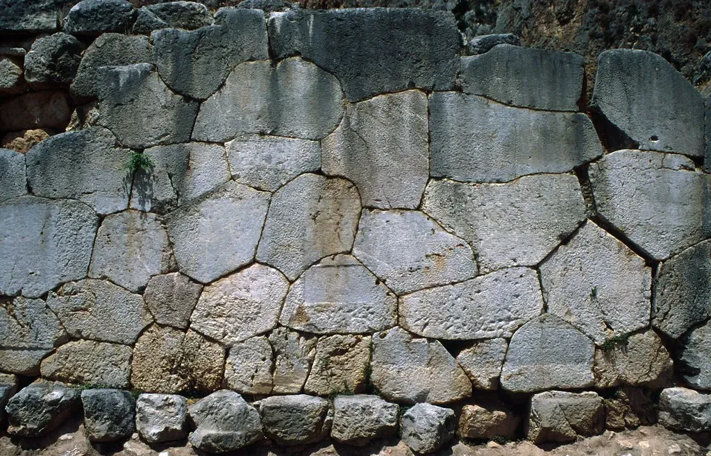 #12 - The Polygonal Walls of Delphi, Greece (TyB, Flickr, CC BY 2.0)