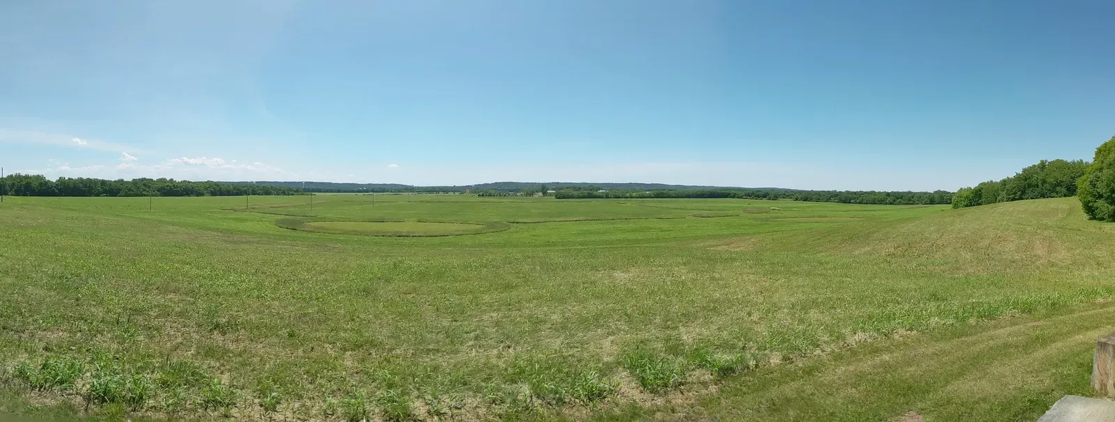 Hopewell Earthworks: Geometry in the Wilderness (Image Credits: Wikimedia)