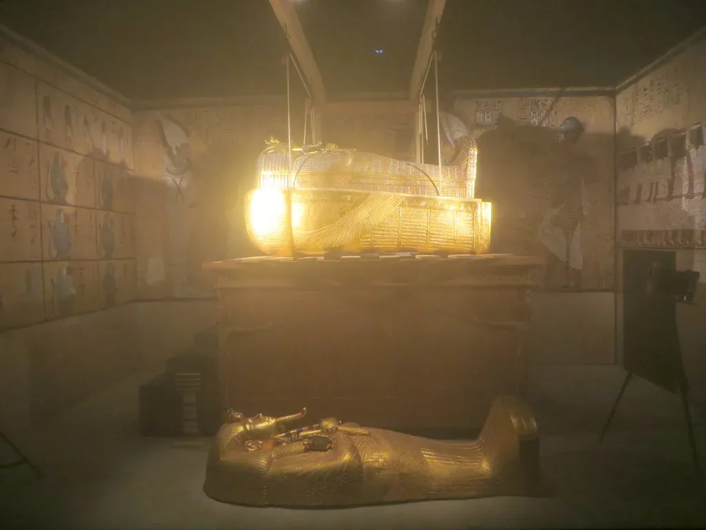 5. Trapped Air and Invisible Killers: Poisoned Tombs and Deadly Microbes (edenpictures, Flickr, CC BY 2.0)