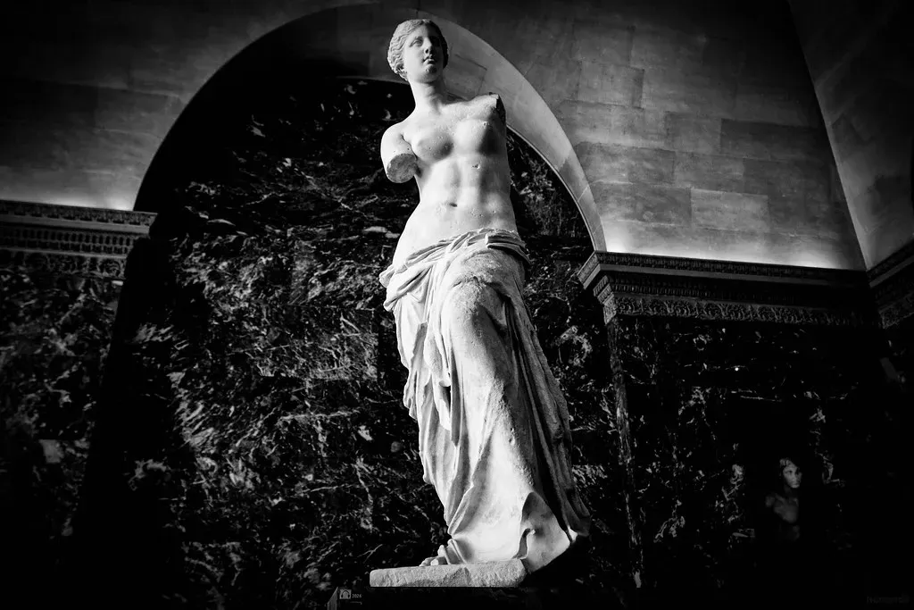 The Venus de Milo: A Farmer’s Field Hiding a Classical Icon (numend1l, Flickr, CC BY-SA 2.0)