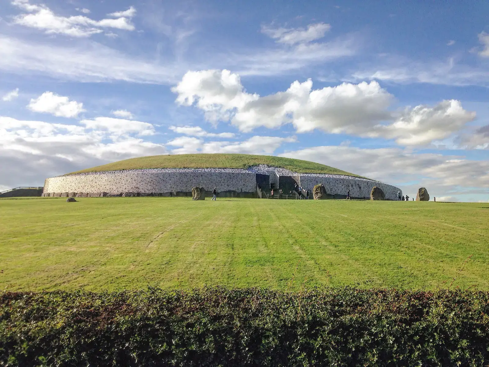 #7 - Newgrange, Ireland: A Neolithic Beam of Midwinter Sun (By Tjp finn, CC BY-SA 4.0)