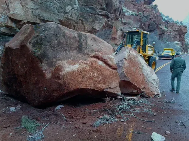 Rockfalls, Risk, and What It Means for Visitors (Canyon Junction Rockfall, Public domain)