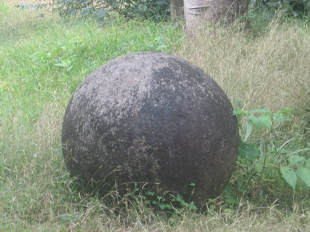 The Stone Spheres of Costa Rica: Perfect Orbs from the Past (Image Credits: Flickr)