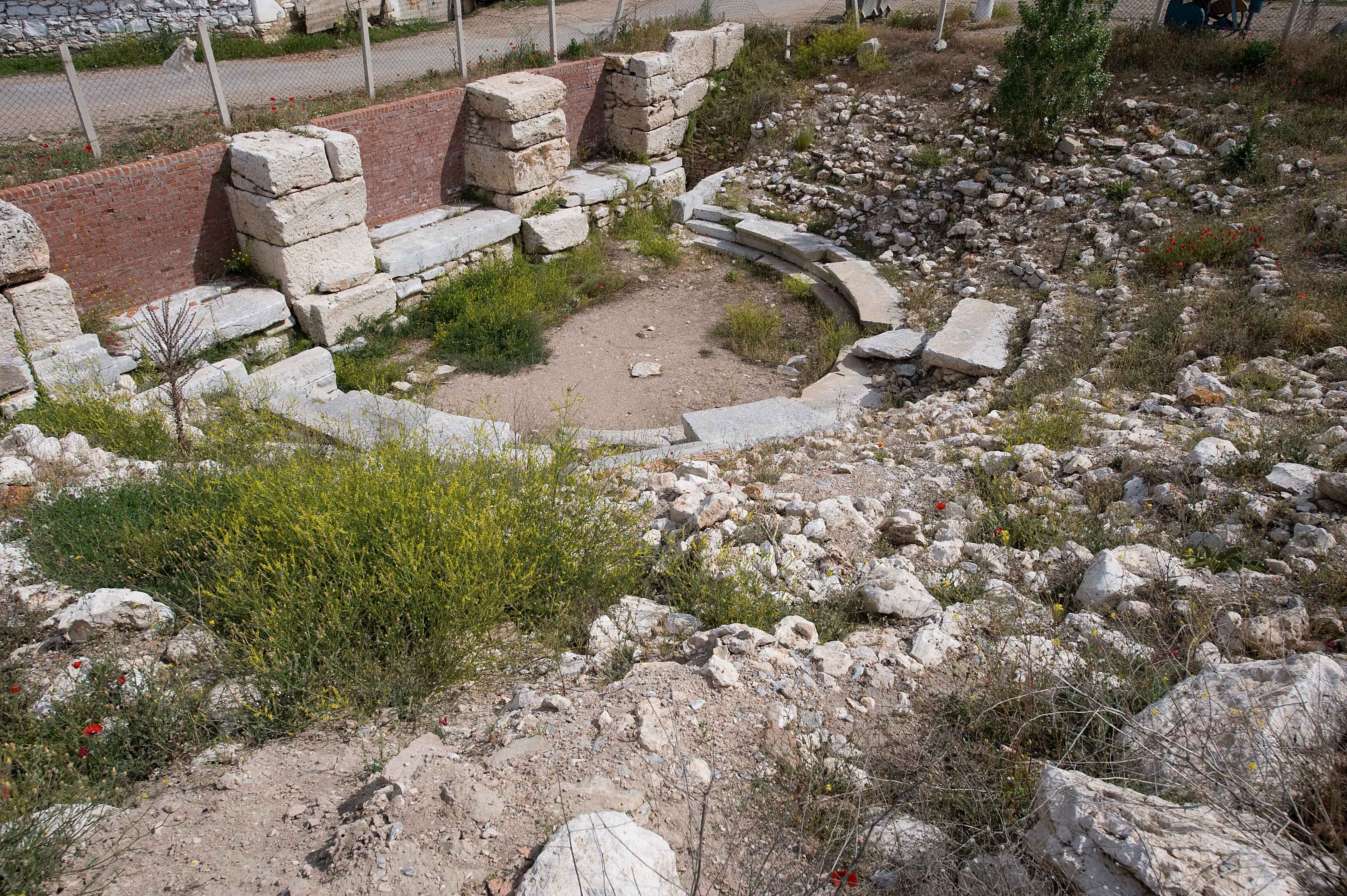 Historical Accounts of Sound-Based Construction (Image Credits: Wikimedia)