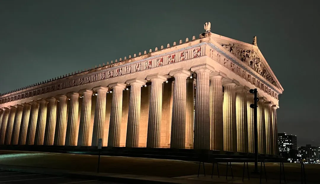 6. The Parthenon: Subtle Curves That Trick the Eye With Sub-Millimeter Intent (Image Credits: Unsplash)